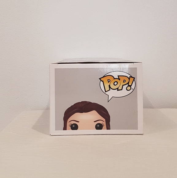 Belle Funko Pop 383 Once Upon a Time - Picture 6 of 7